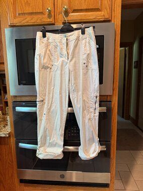 Chico's Long Cargo Pants Roll Up Securable Hems Stretch Waist White 1 (M-8)
